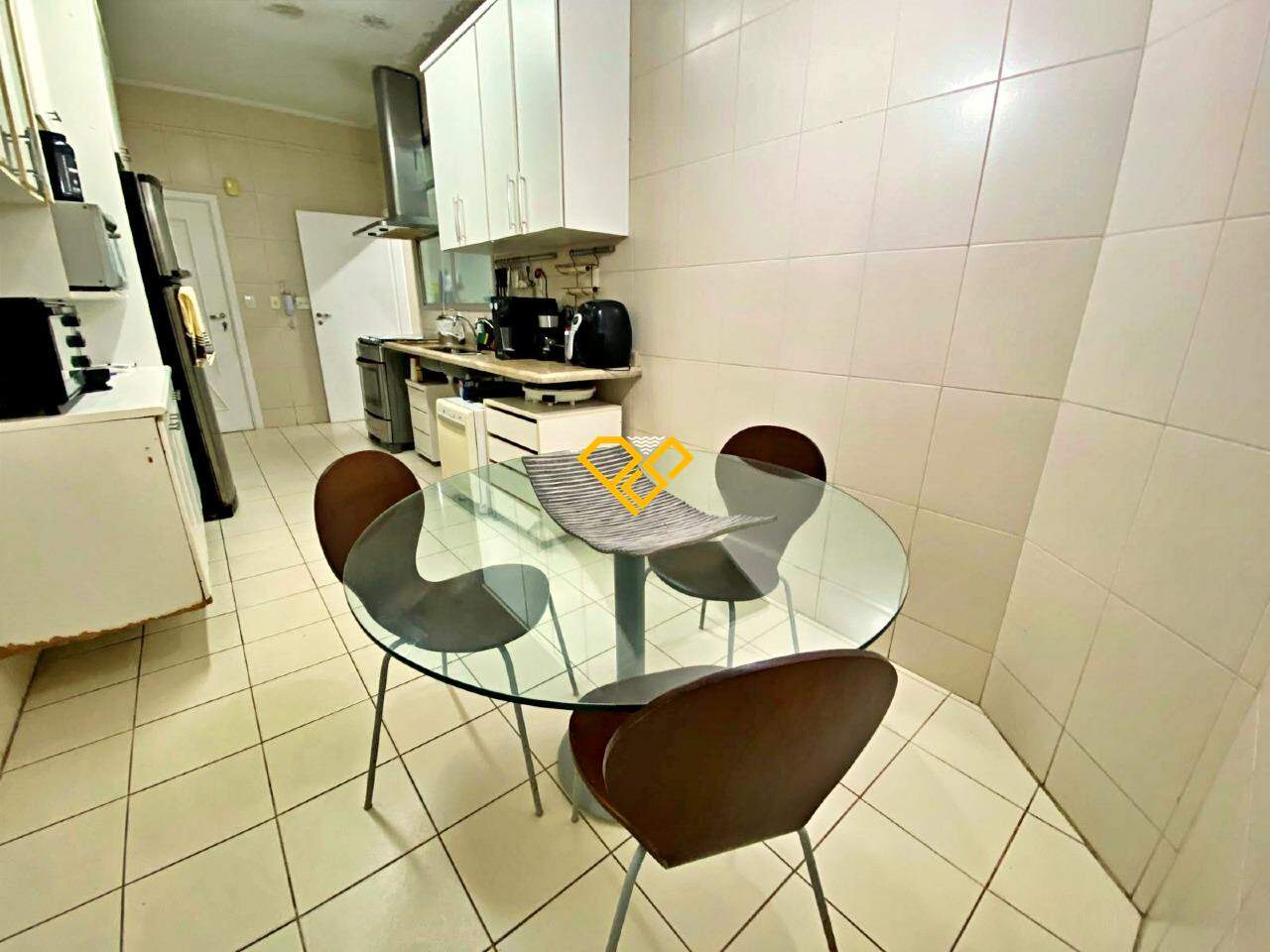 Apartamento à venda no Gonzaga: Cozinha