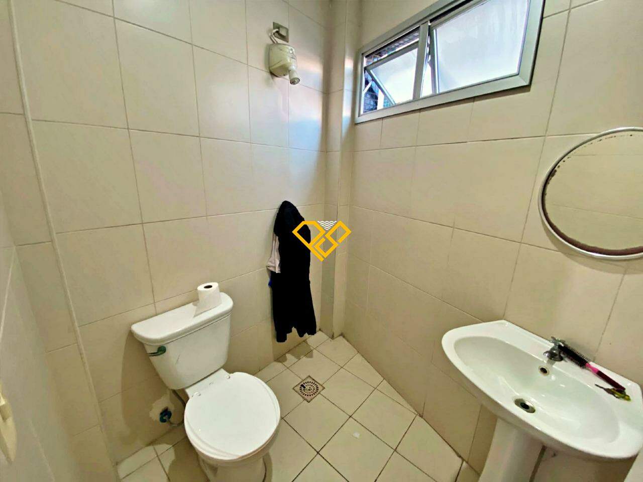 Apartamento à venda no Gonzaga: Wc de serviço
