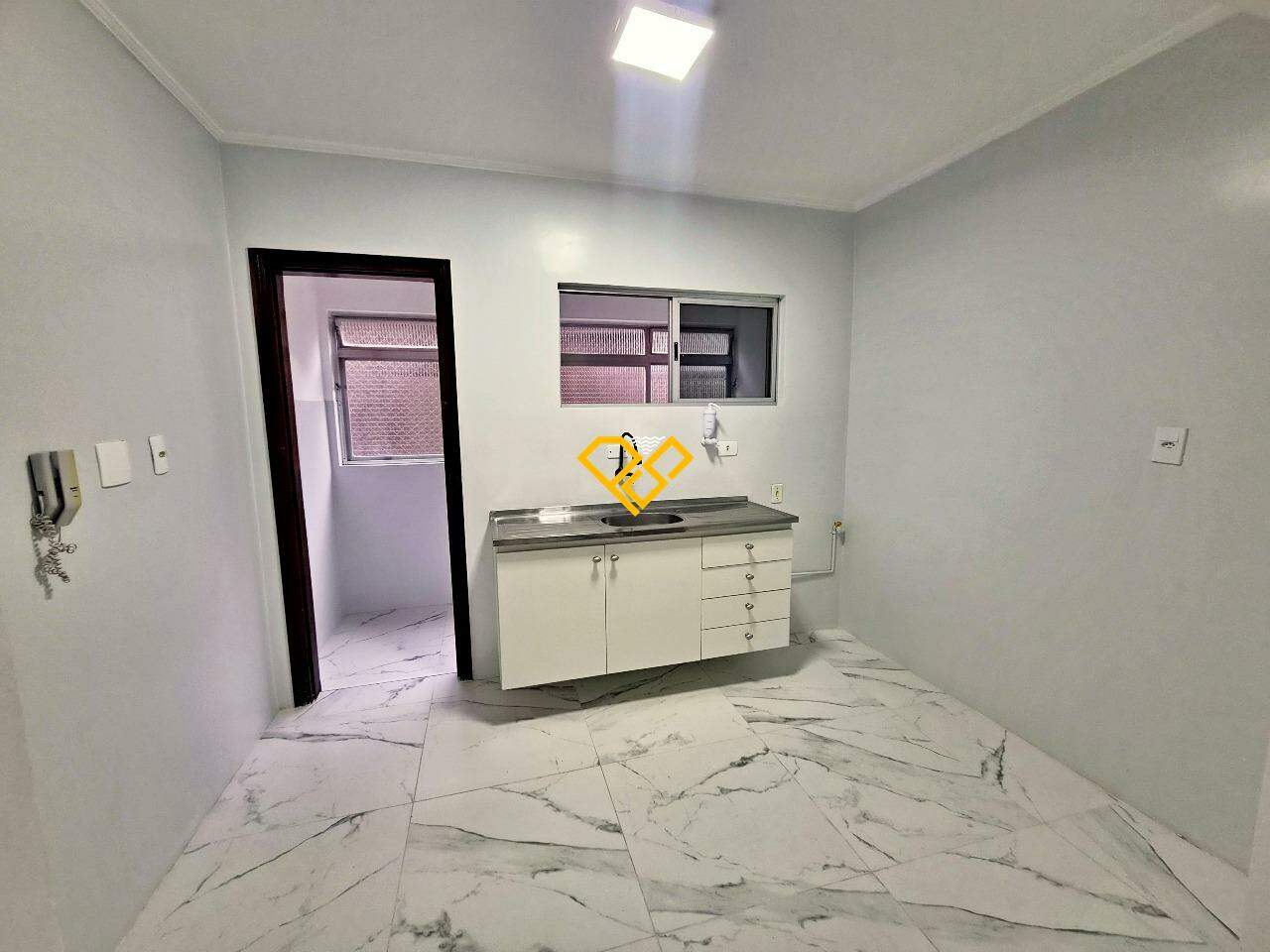 Apartamento à venda no Ponta da Praia: Cozinha