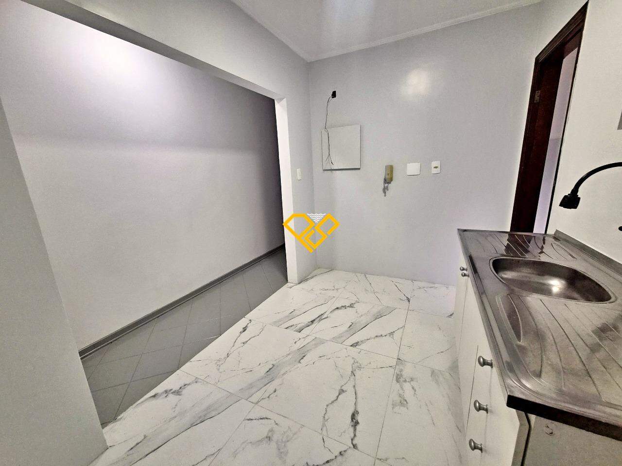 Apartamento à venda no Ponta da Praia: Cozinha