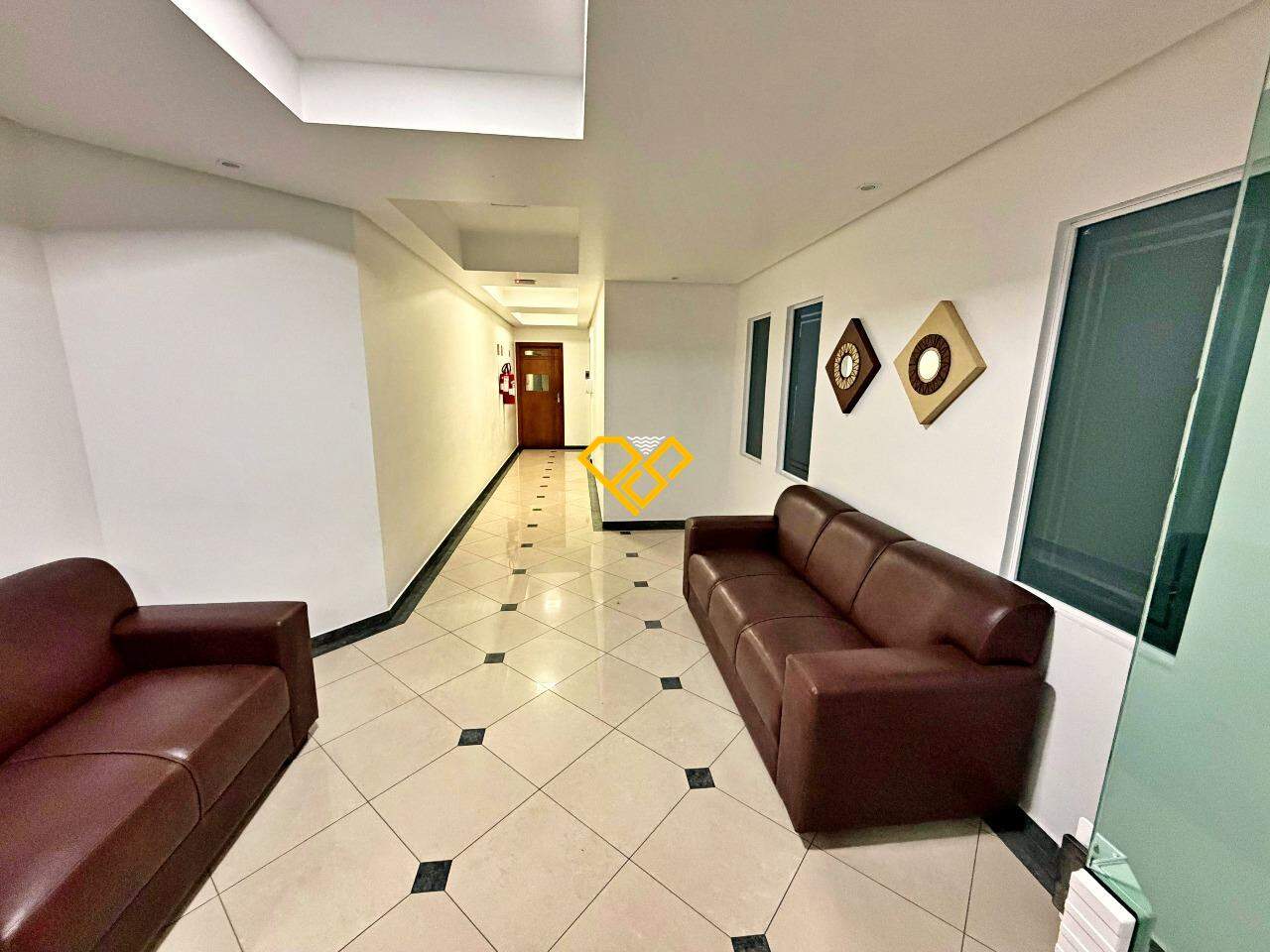Apartamento para aluguel no Encruzilhada: Hall social do condomínio