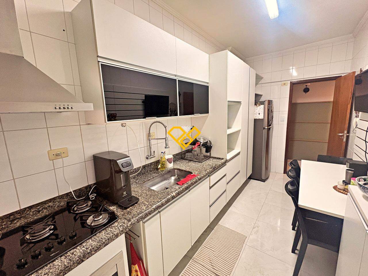 Apartamento para aluguel no Encruzilhada: Cozinha