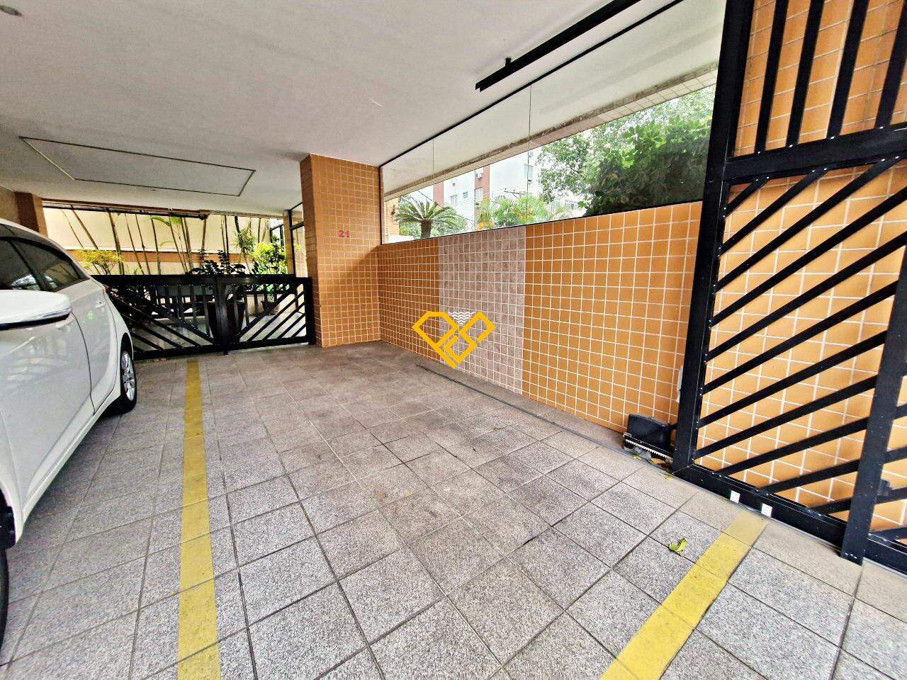 Apartamento à venda no Embaré: Garagem