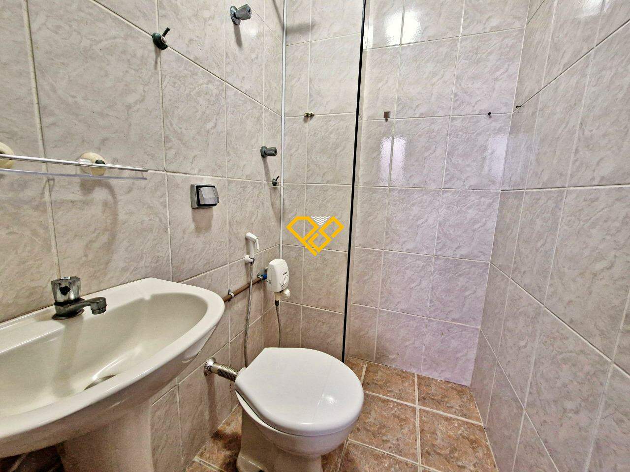 Apartamento à venda no Embaré: Wc de serviço