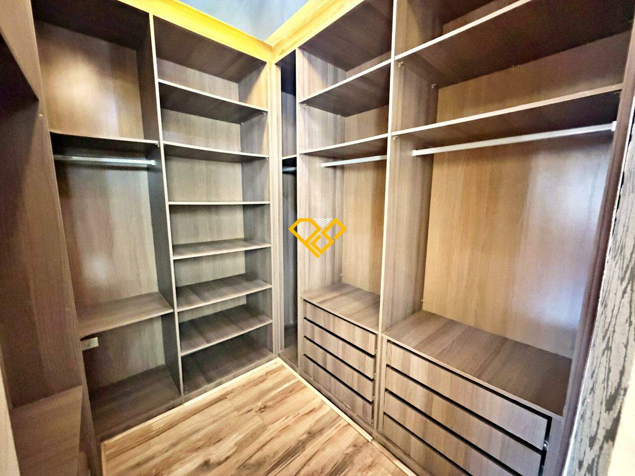 Sobrado à venda no Vila Belmiro: Dormitório 1 - suíte - closet