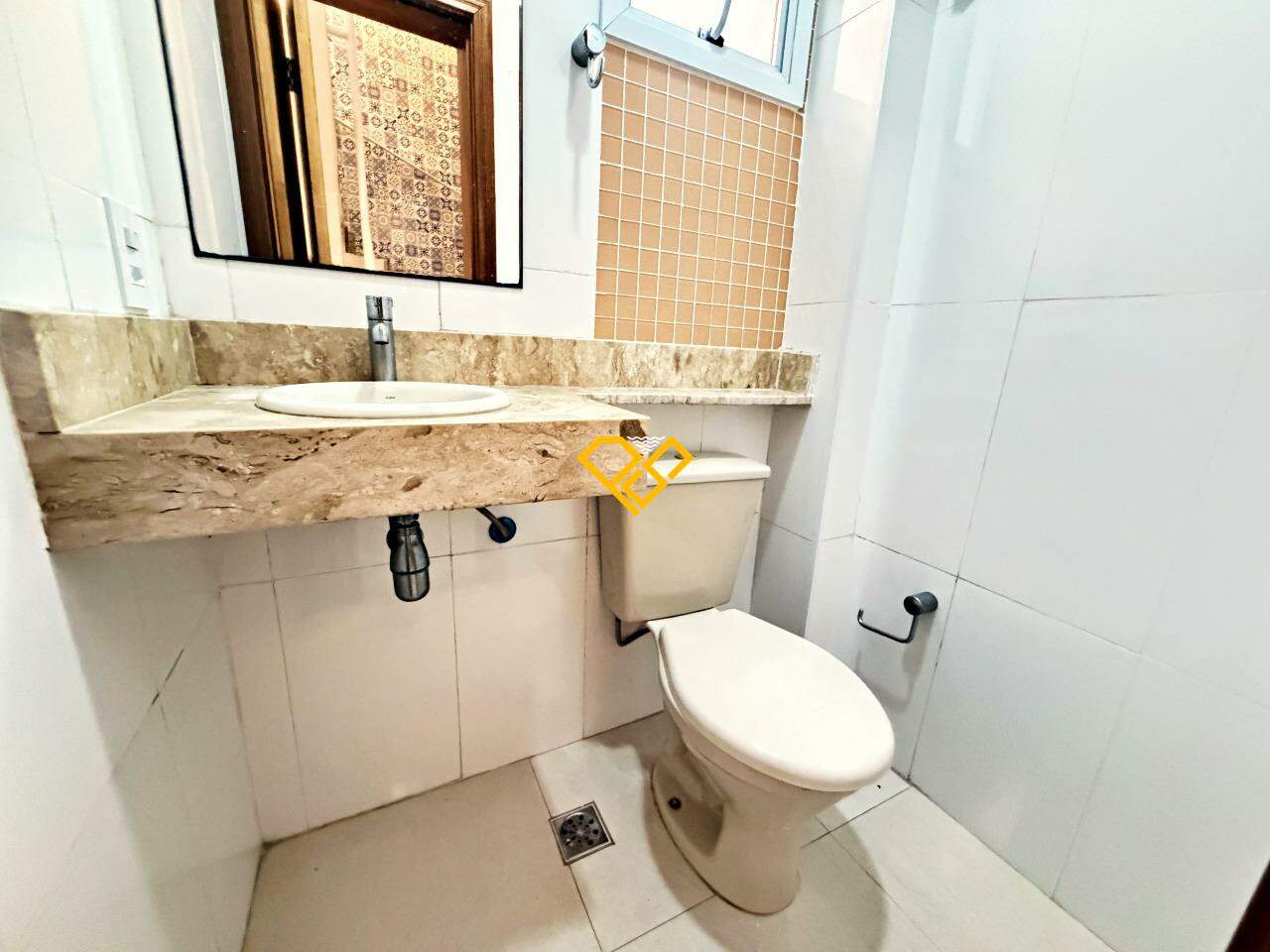 Sobrado à venda no Vila Belmiro: Lavabo