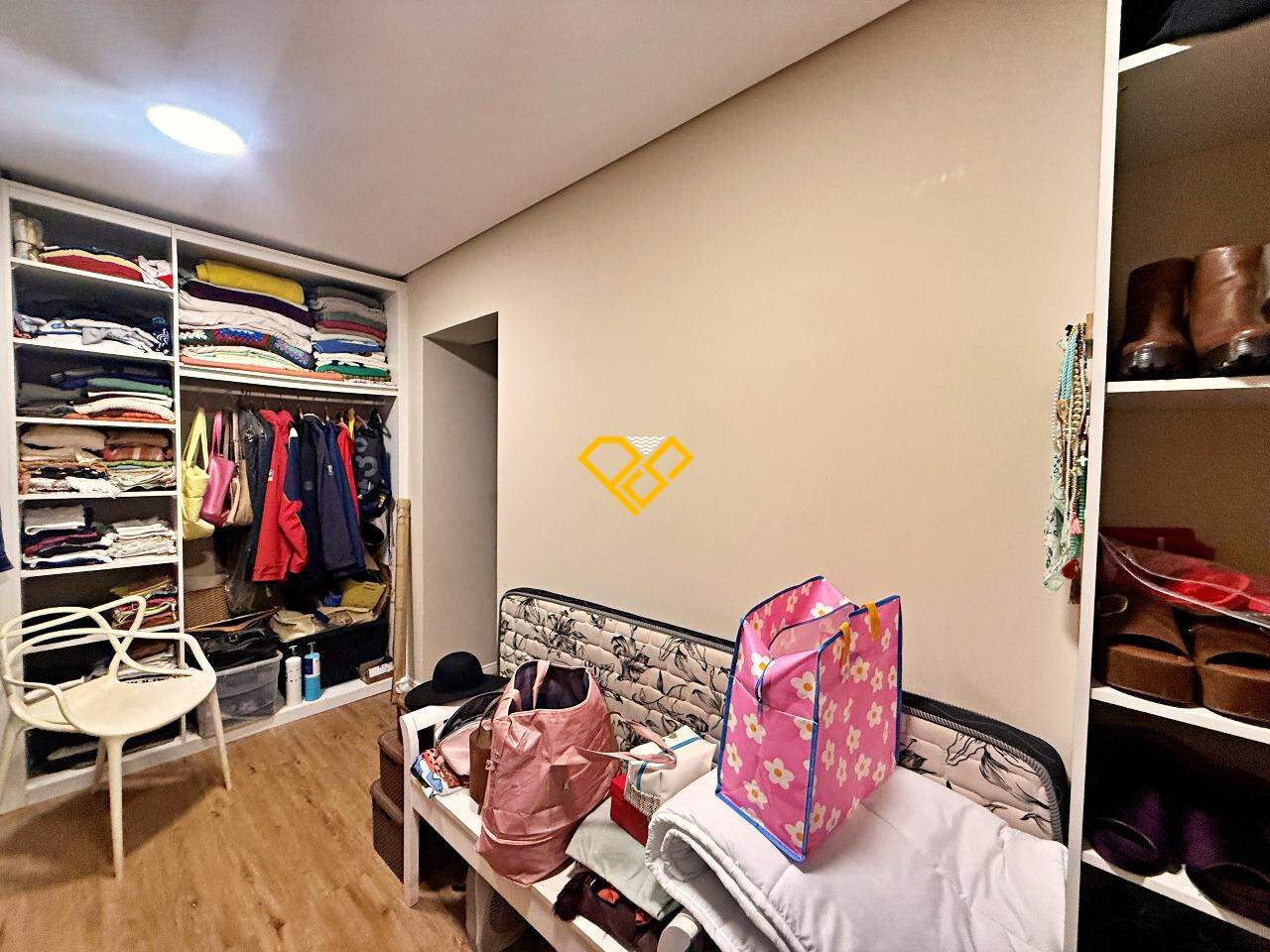Apartamento à venda no Marapé: Closet aberto