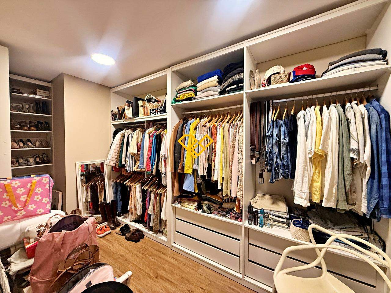 Apartamento à venda no Marapé: Closet aberto