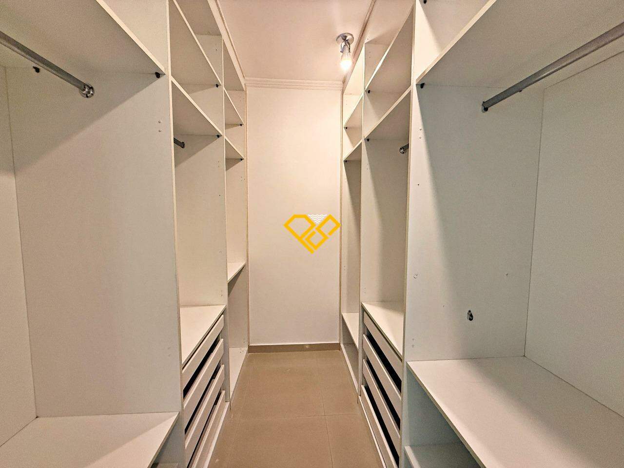 Garden à venda no Boqueirão: Dormitório 1 - suíte - closet
