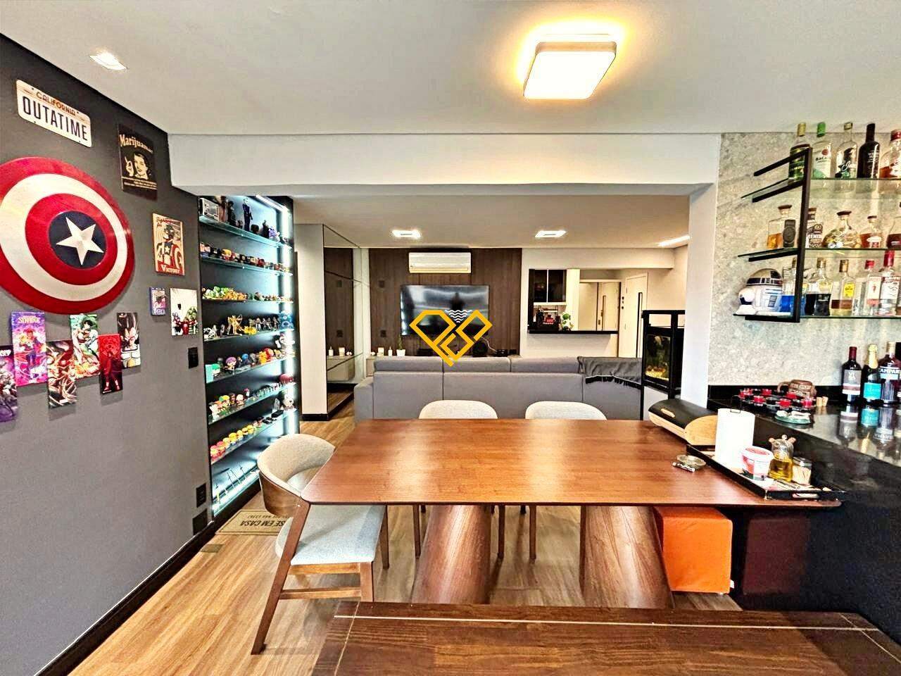 Apartamento à venda no Ponta da Praia: Sala