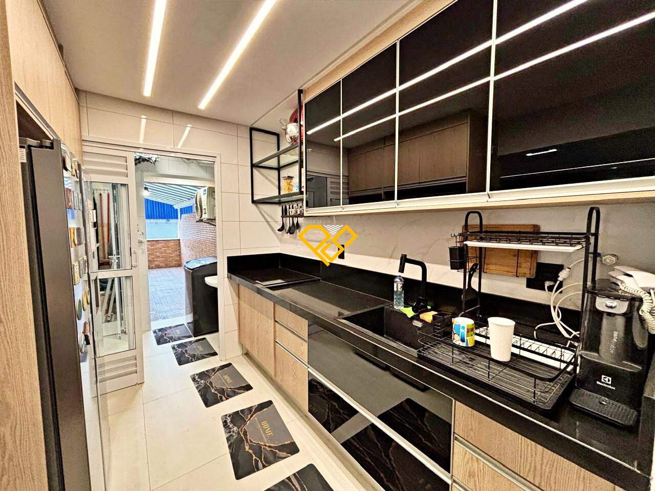 Apartamento à venda no Ponta da Praia: Cozinha
