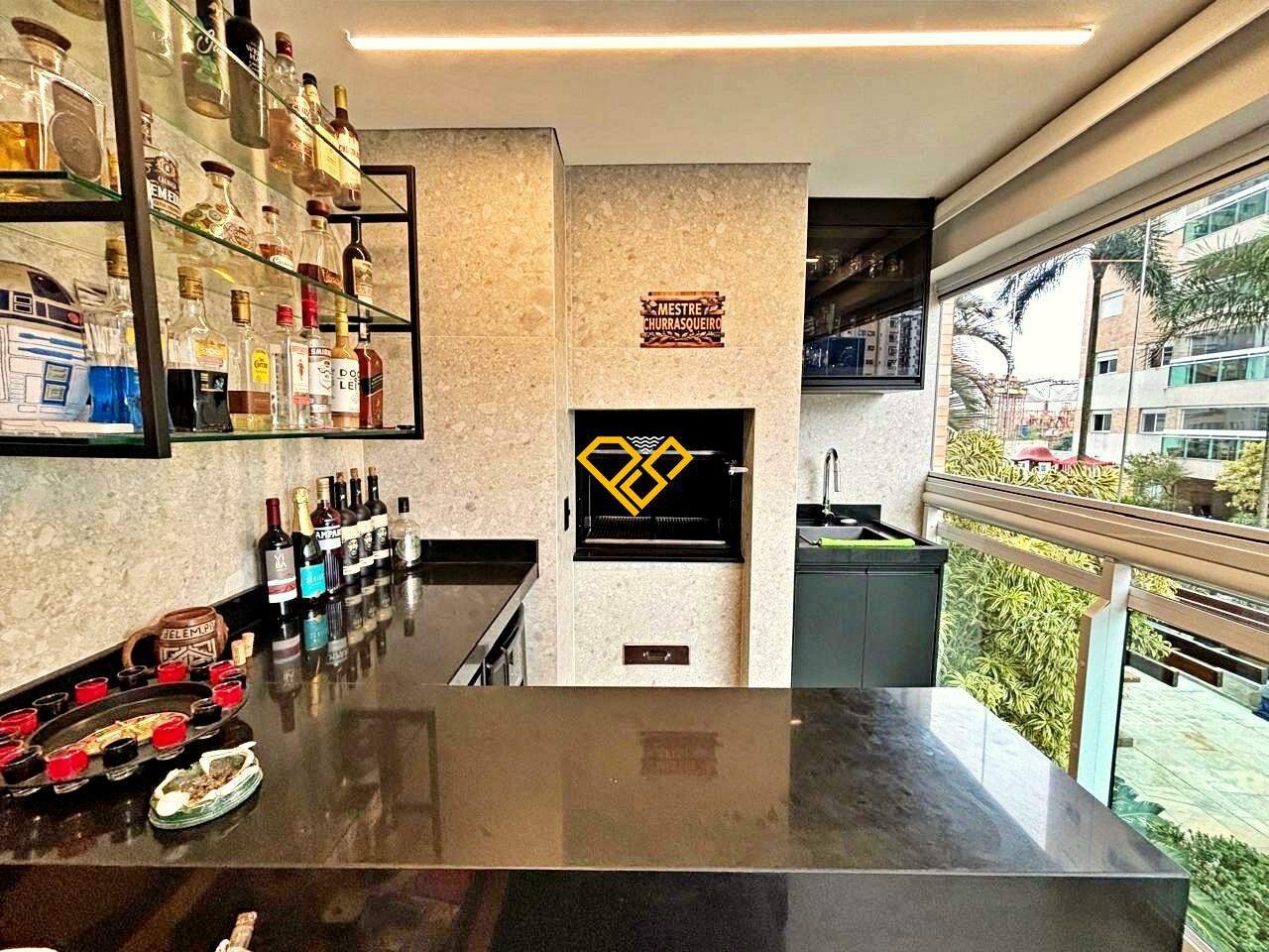 Apartamento à venda no Ponta da Praia: Varanda