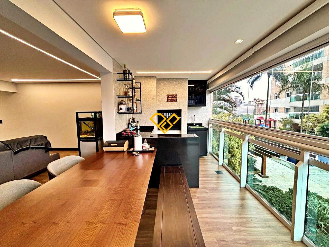Apartamento à venda no Ponta da Praia: Varanda