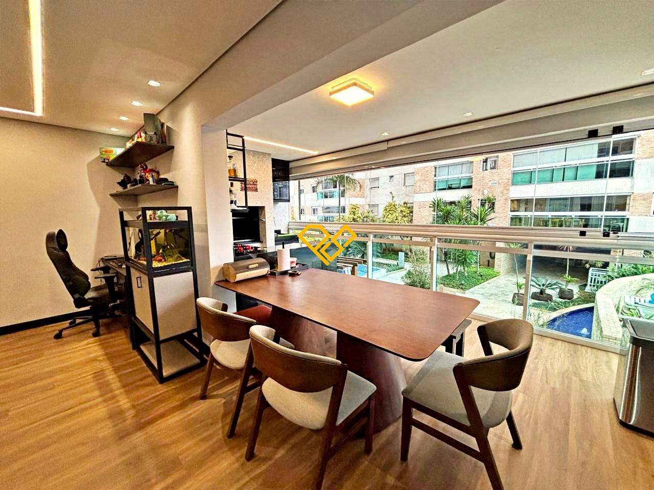 Apartamento à venda no Ponta da Praia: Varanda