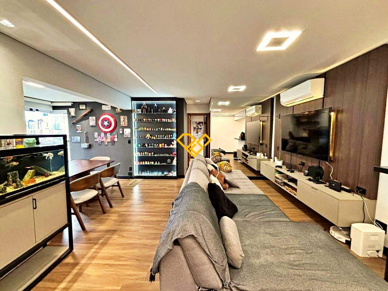 Apartamento à venda no Ponta da Praia: Sala