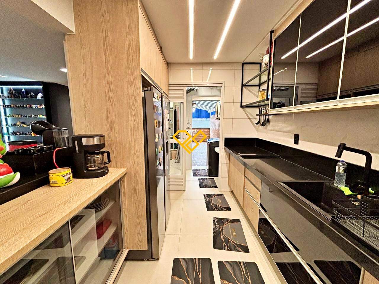 Apartamento à venda no Ponta da Praia: Cozinha