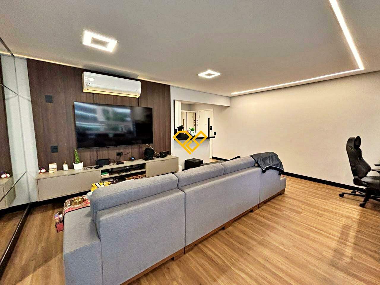 Apartamento à venda no Ponta da Praia: Sala