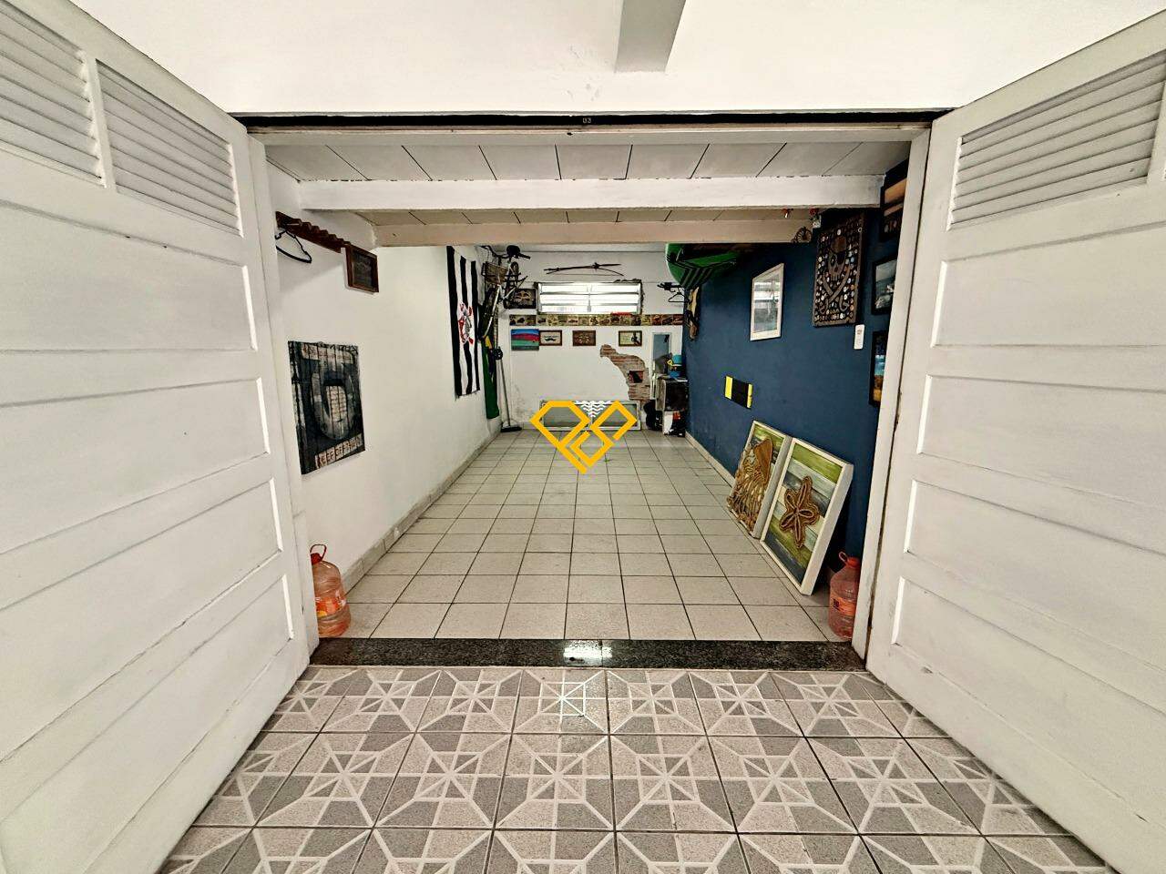 Apartamento à venda no Embaré: Garagem