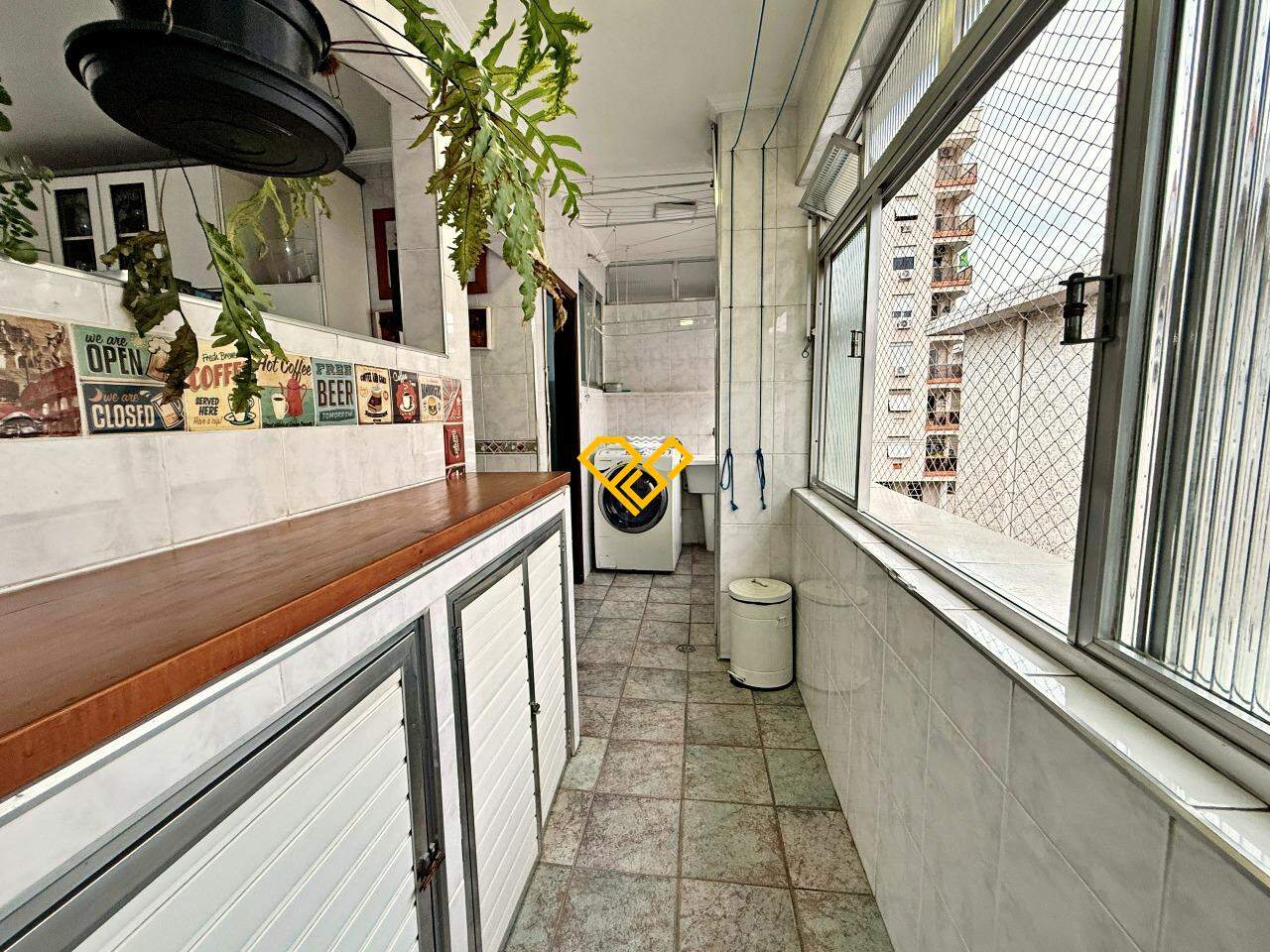 Apartamento à venda no Embaré: Área de serviço
