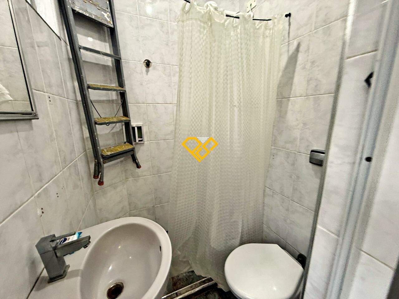 Apartamento à venda no Embaré: Wc de serviço