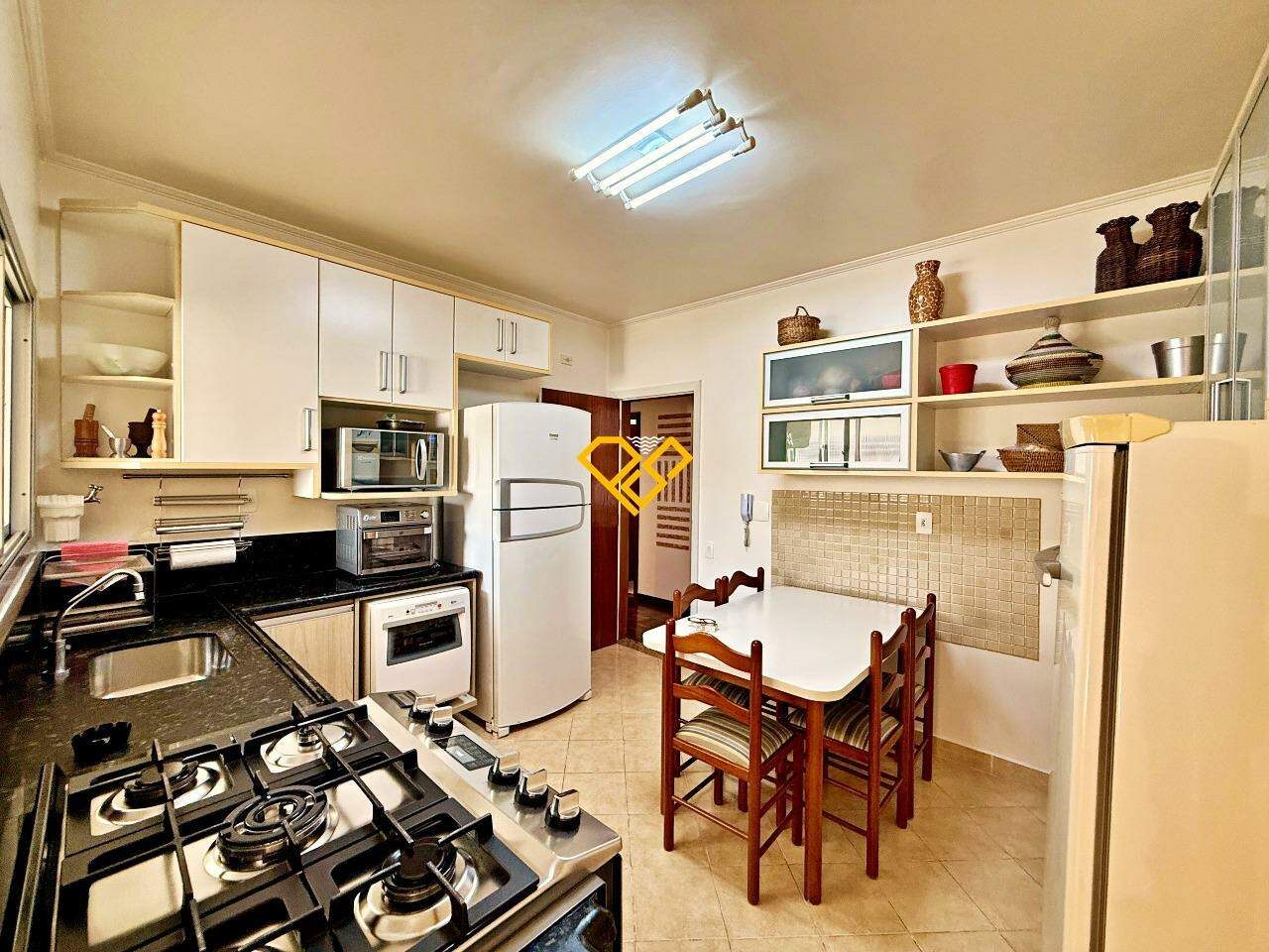 Apartamento à venda no Ponta da Praia: Cozinha