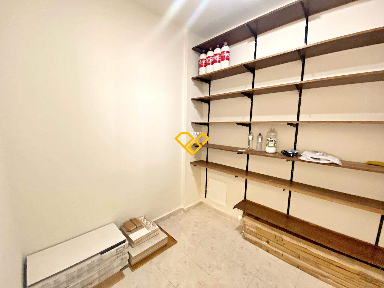 Apartamento para aluguel no Embaré: Despensa