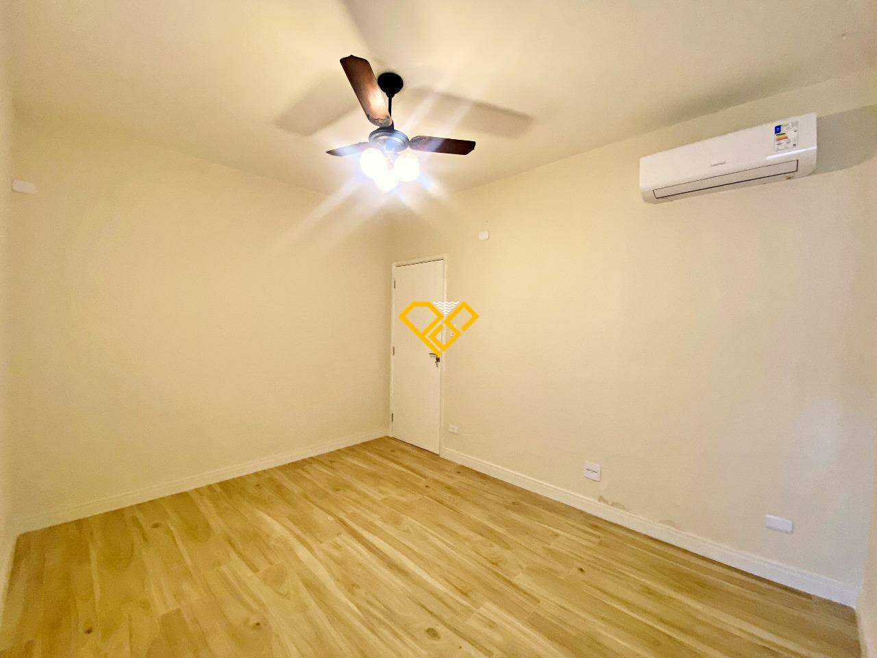Apartamento para aluguel no Embaré: 