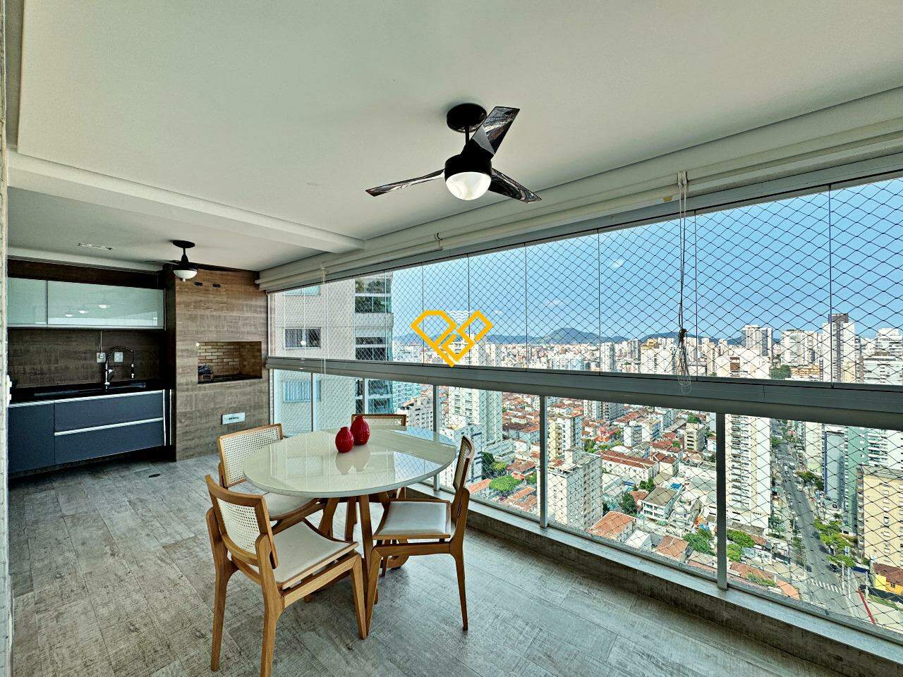 Apartamento para aluguel no Embaré: Varanda
