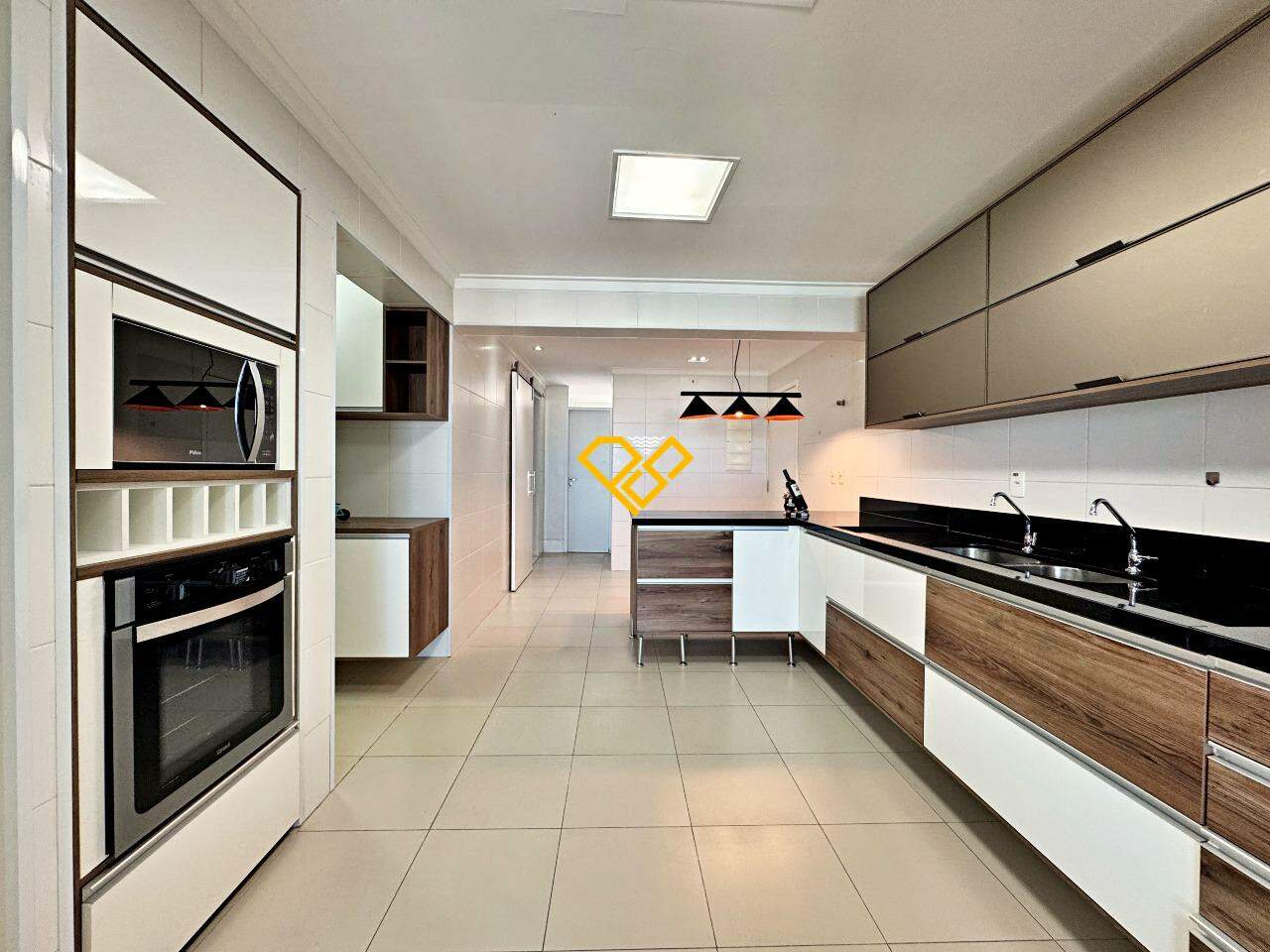 Apartamento para aluguel no Embaré: Cozinha