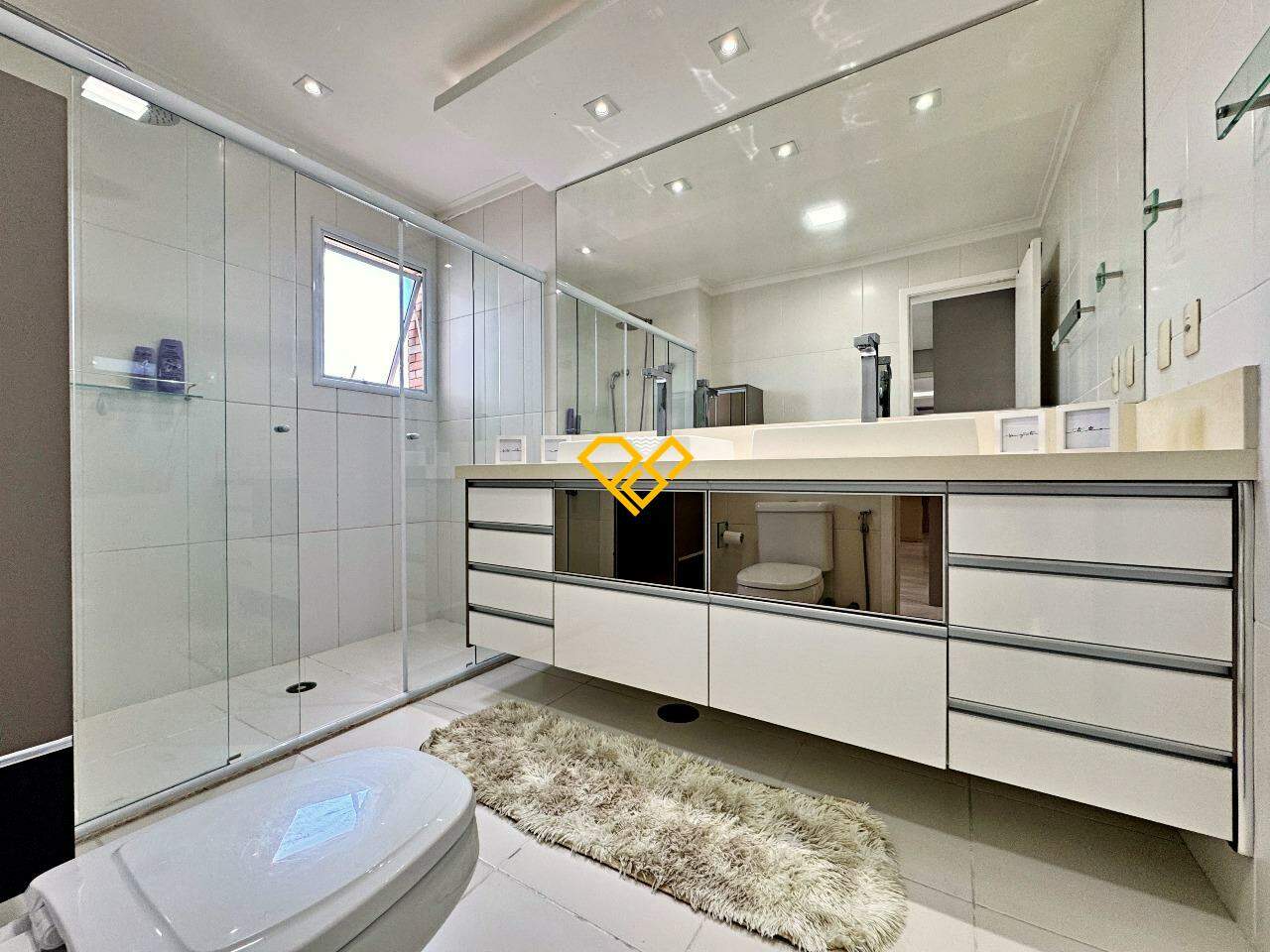 Apartamento para aluguel no Embaré: Wc suíte 1