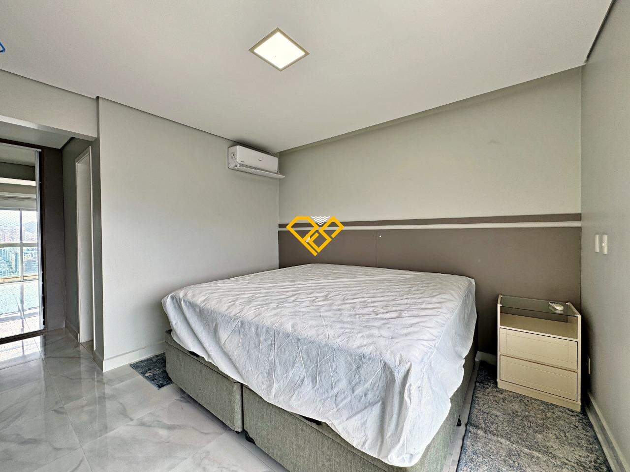 Apartamento para aluguel no Embaré: Suíte 1