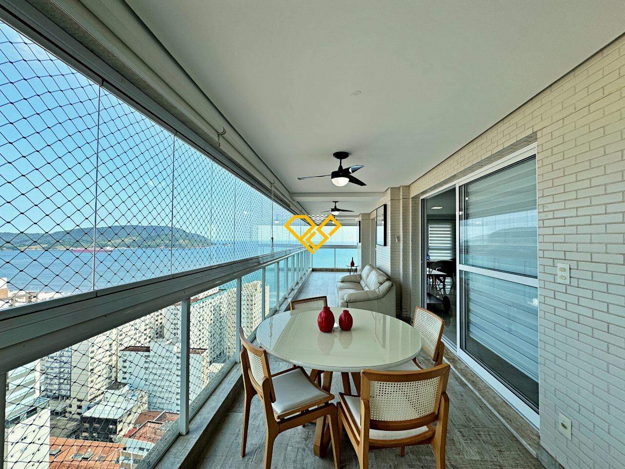 Apartamento para aluguel no Embaré: Varanda