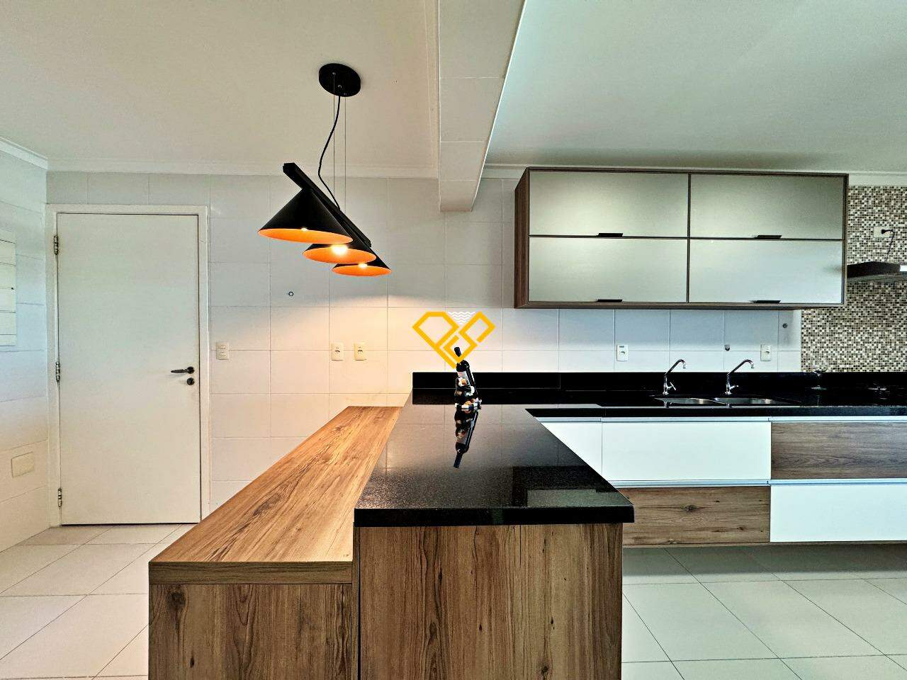 Apartamento para aluguel no Embaré: Cozinha