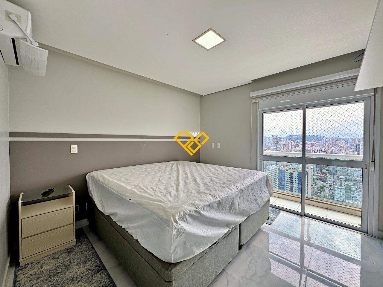 Apartamento para aluguel no Embaré: Suíte 1