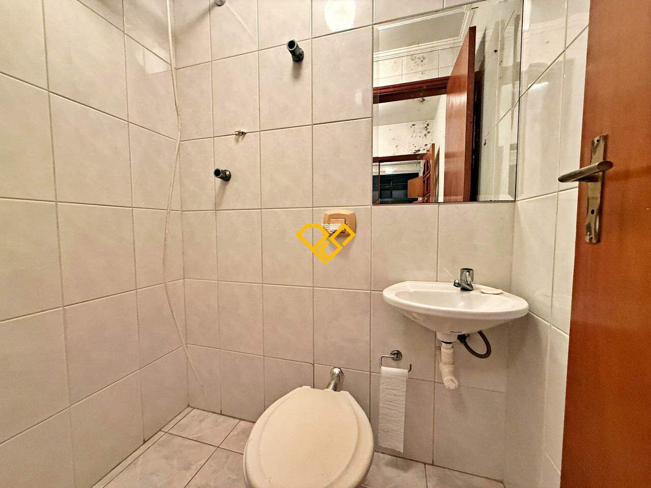 Apartamento à venda no Embaré: Wc de serviço