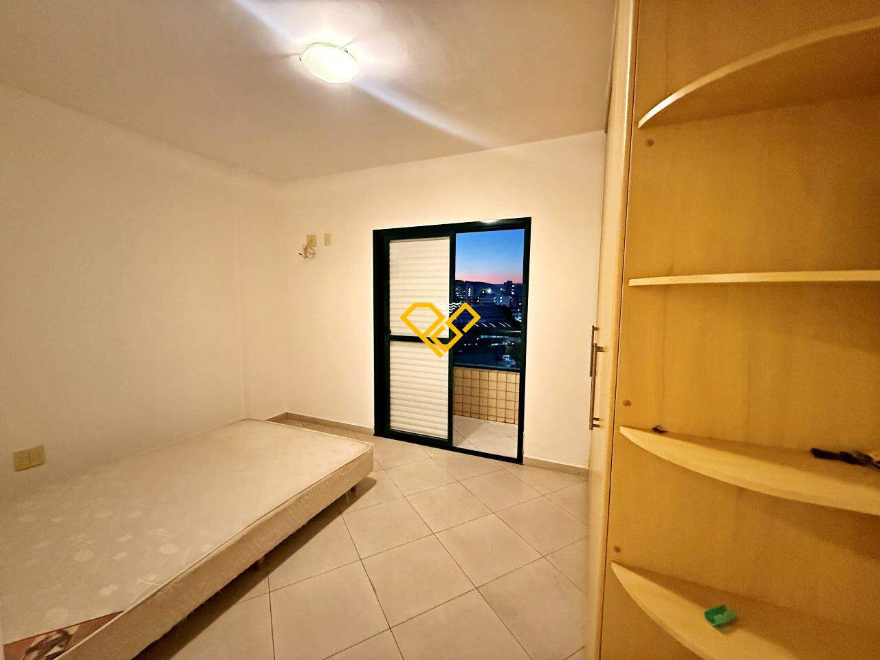 Apartamento à venda no Embaré: Dormitório 1 - suíte