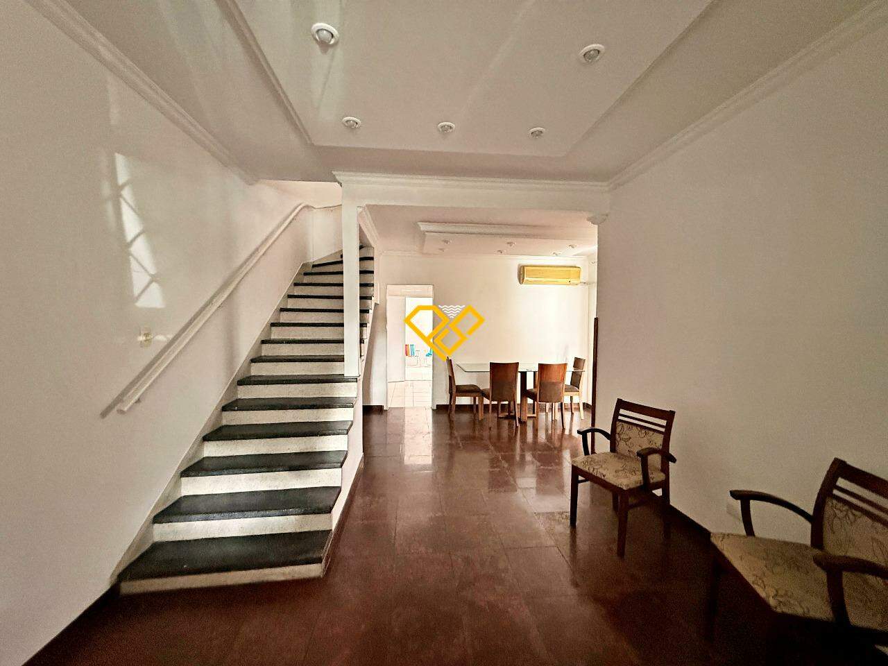 Casa à venda no Embaré: Sala