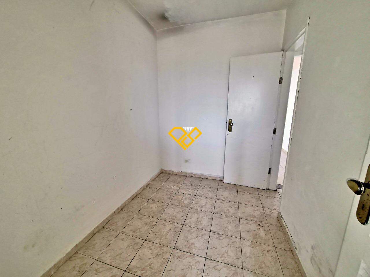 Apartamento à venda no Ponta da Praia: Dependência revertida