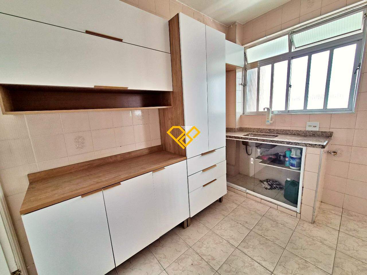 Apartamento à venda no Ponta da Praia: Cozinha