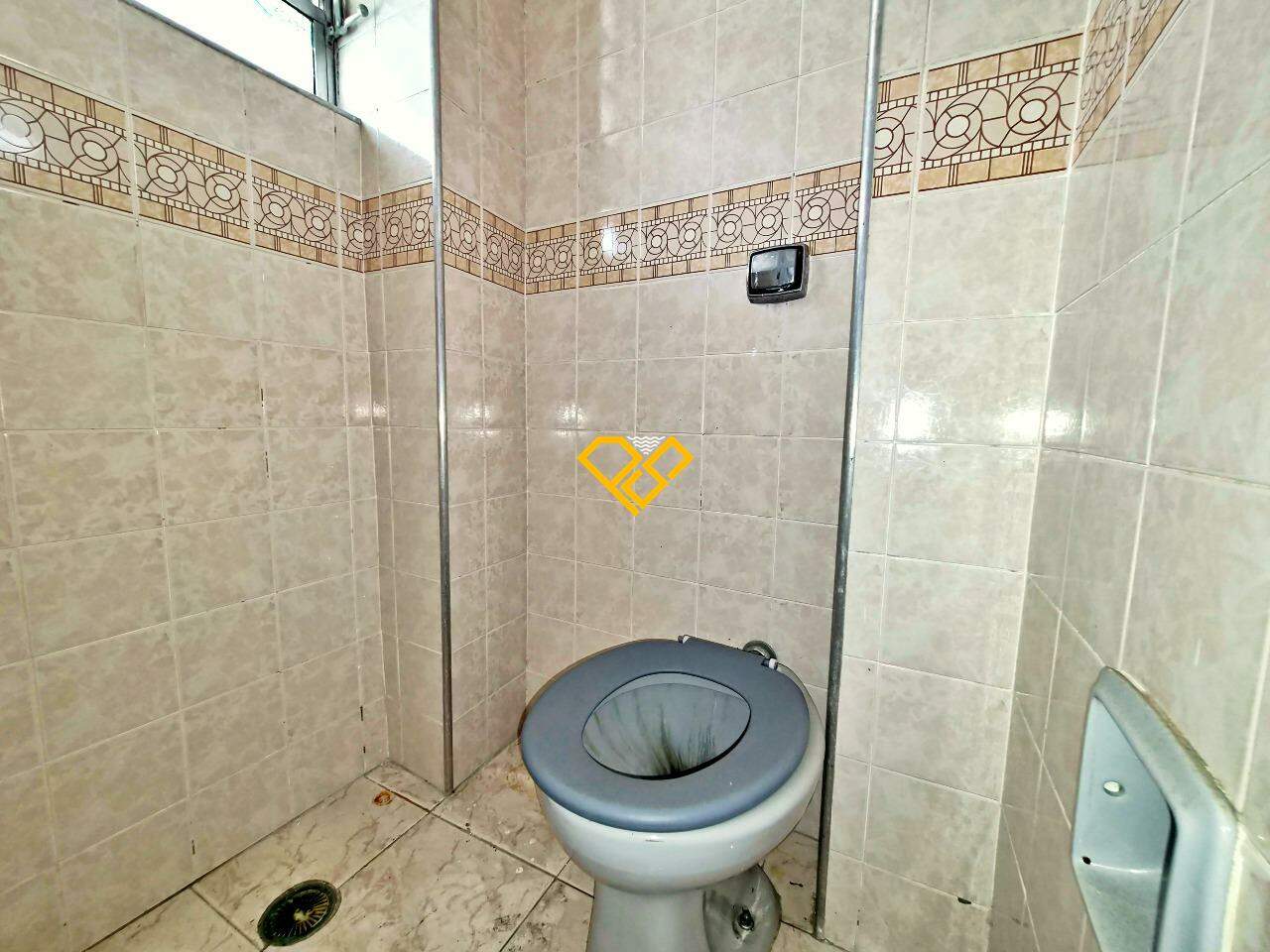 Apartamento à venda no Ponta da Praia: Wc de serviço