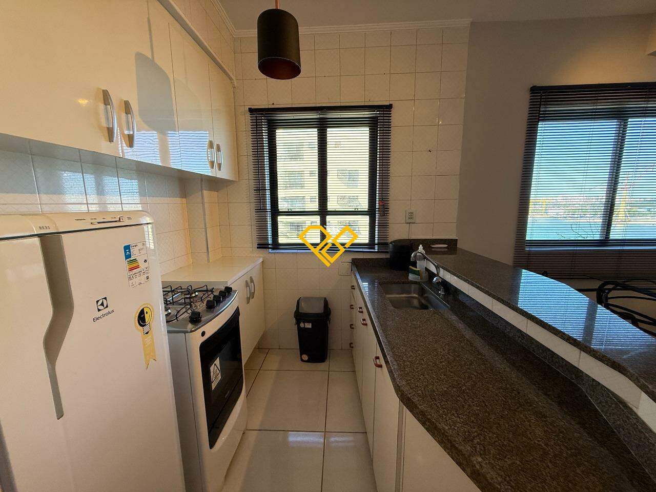 Apartamento Duplex à venda no Ponta da Praia: Cozinha