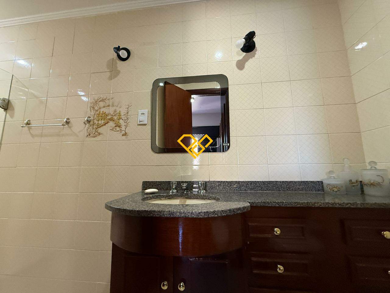 Apartamento Duplex à venda no Ponta da Praia: Wc suíte