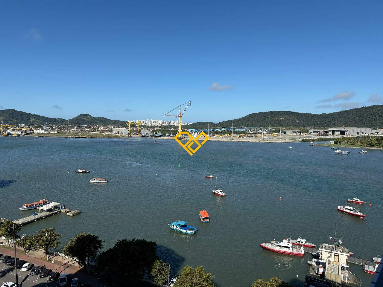 Apartamento Duplex à venda no Ponta da Praia: Vista