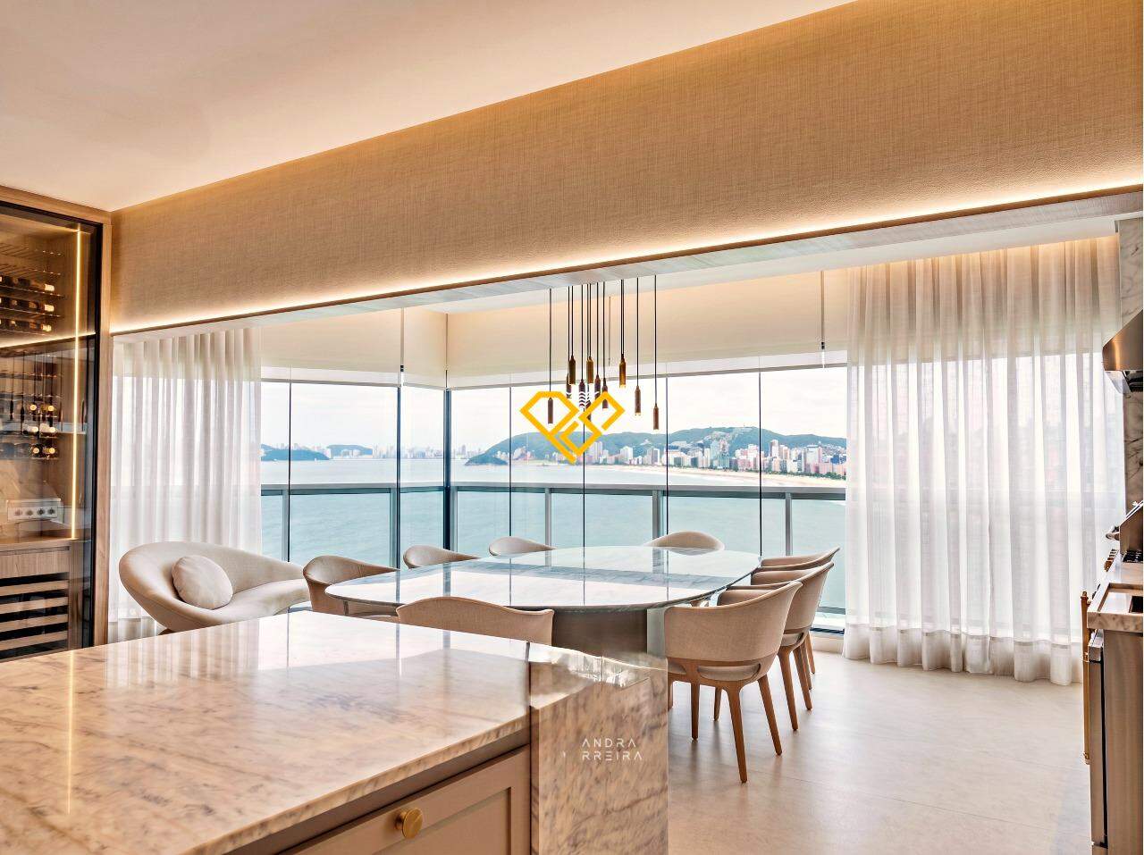 Apartamento à venda no Ponta da Praia: 