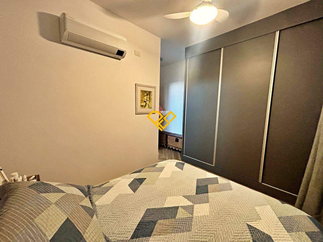 Apartamento à venda no Embaré: Dormitório 1 - suíte