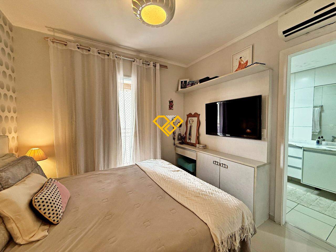 Apartamento à venda no Gonzaga: Dormitório 1 - suíte