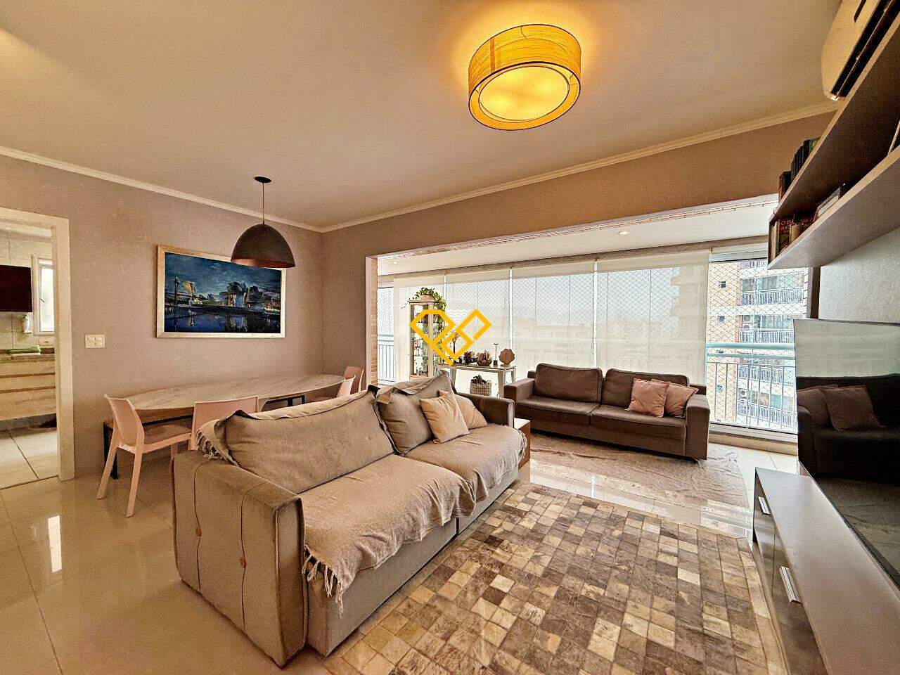 Apartamento à venda no Gonzaga: Sala e varanda