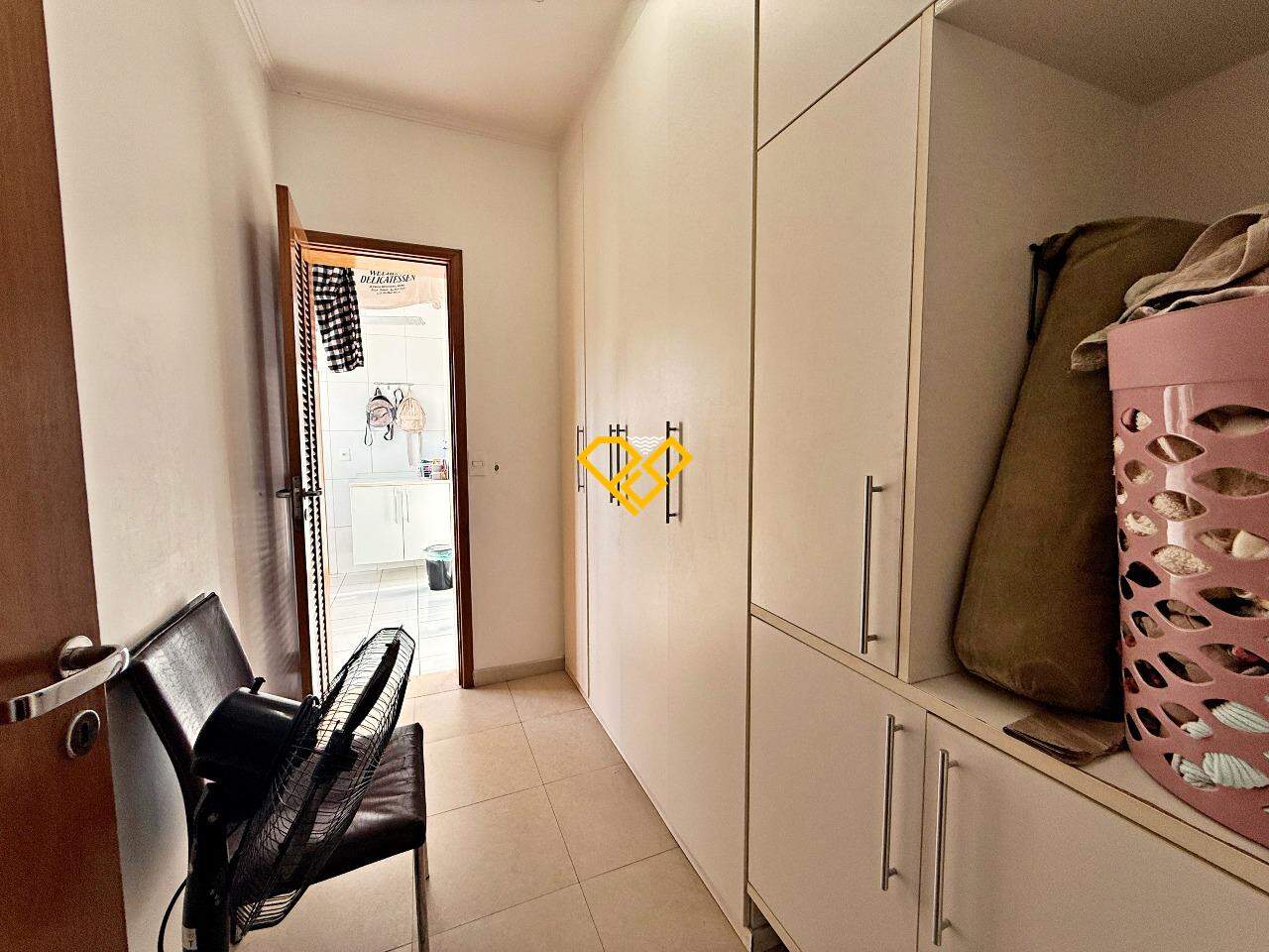 Apartamento à venda no Embaré: Dependência