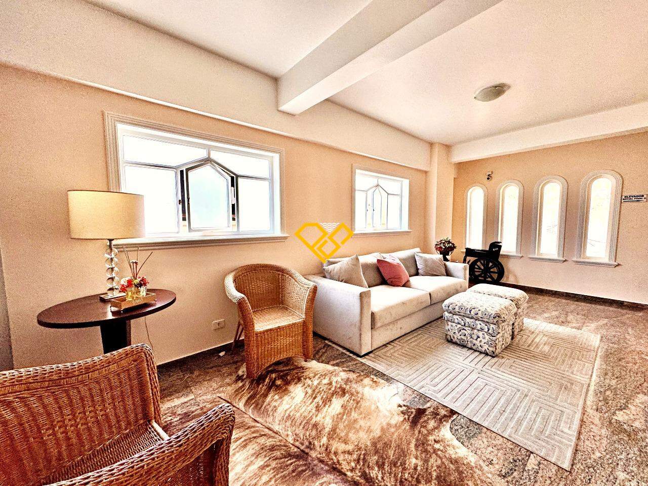 Apartamento para aluguel no Gonzaga: Hall social do condomínio