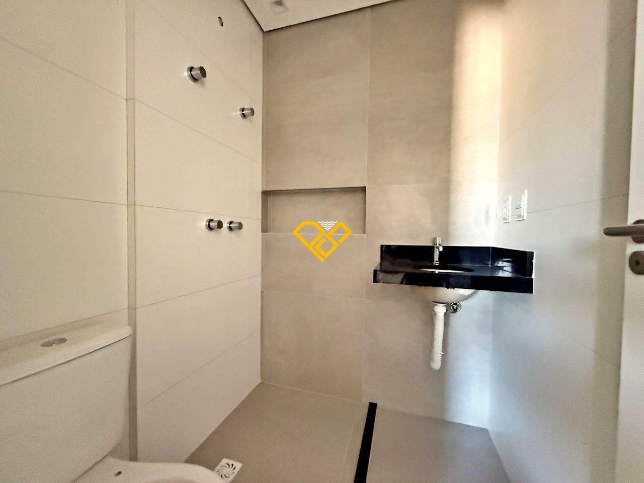 Apartamento para aluguel no Macuco: Wc social